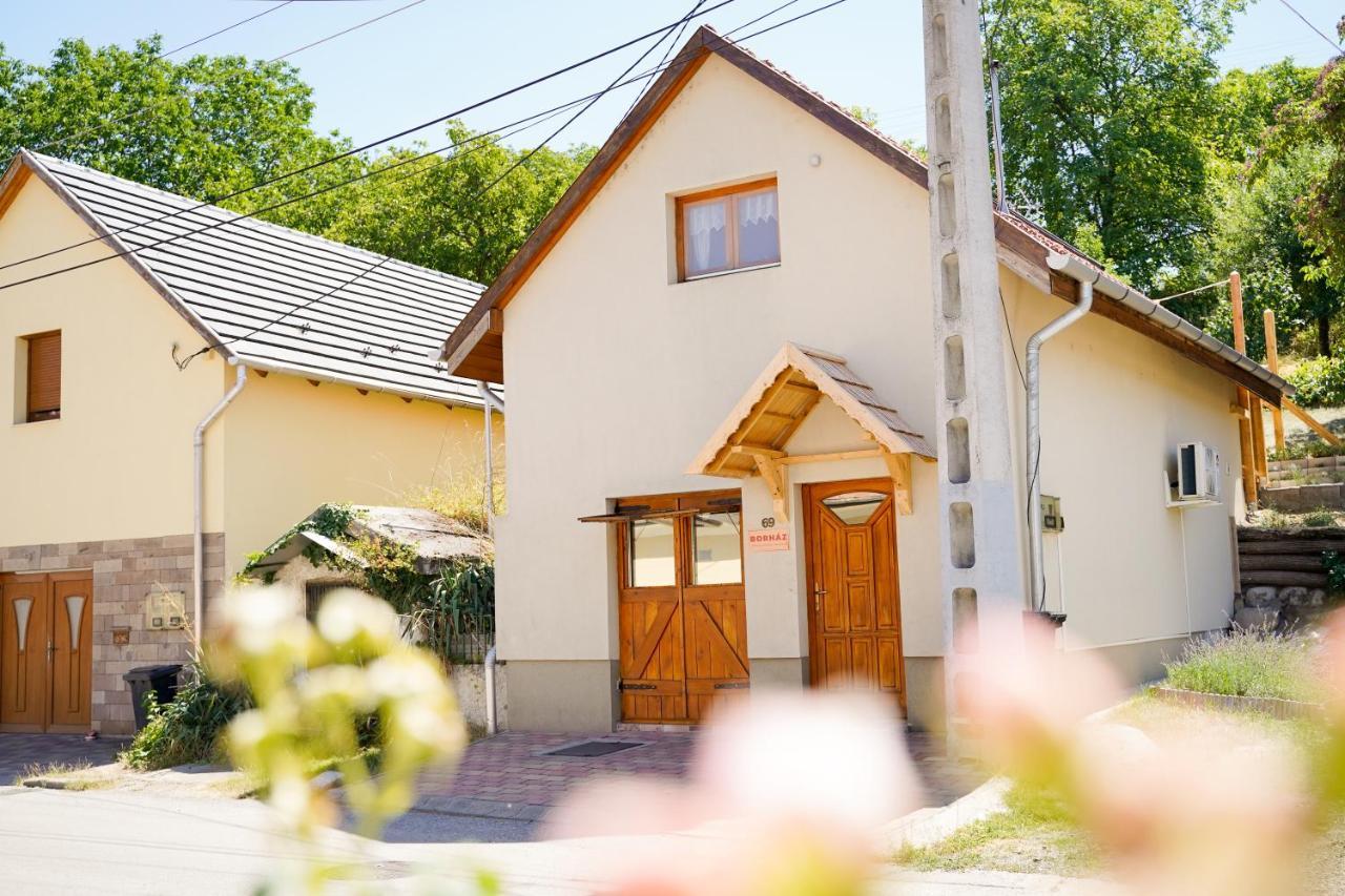 Borhaz Apartman Eger Eksteriør bilde